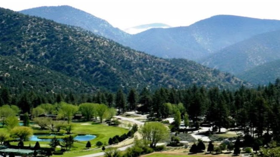 Pine Mountain Club: the golf course and ponds below pine-covered mountains